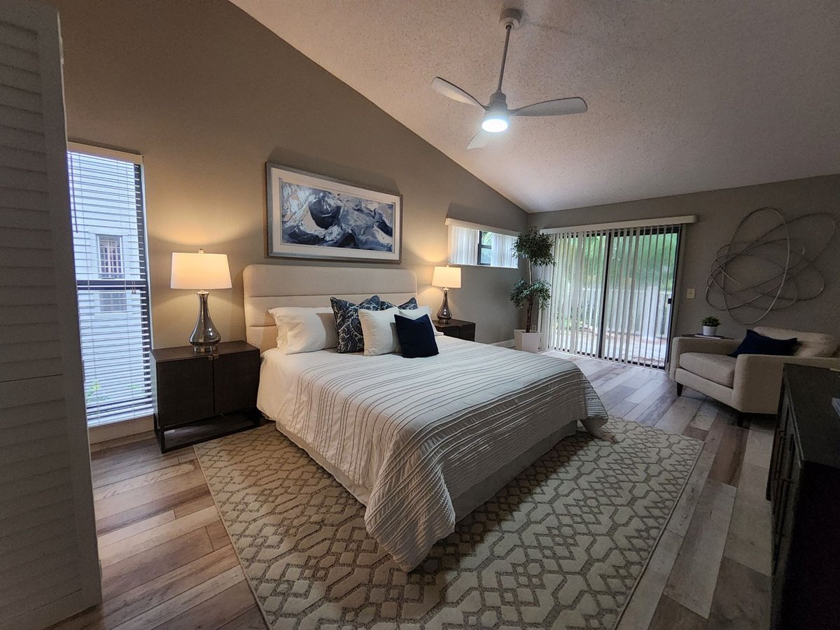 Clearwater Arbor master bathroom staging